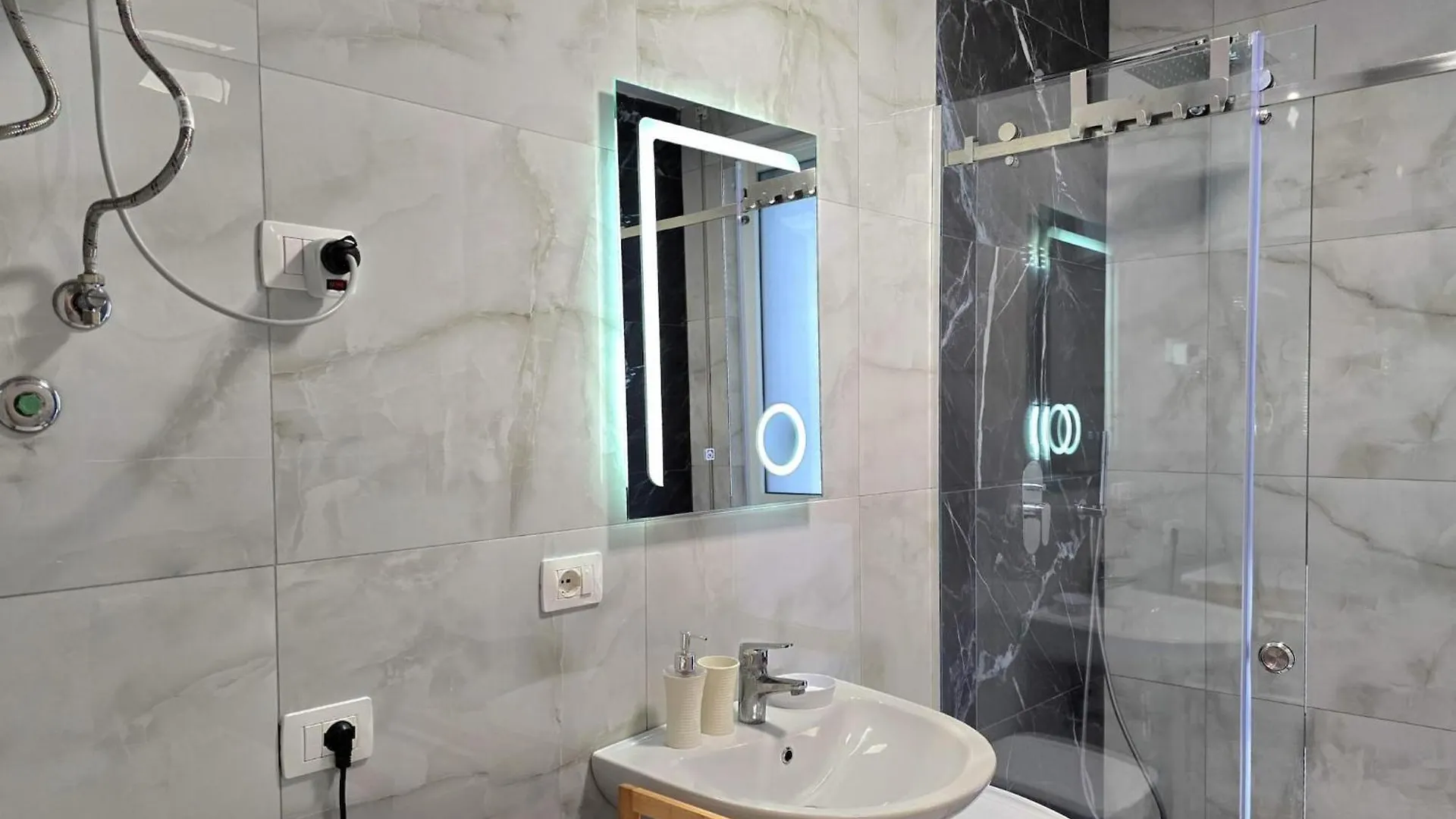 Cozy 2-Bedroom Apartment With Balcony Plazhi San Pietro