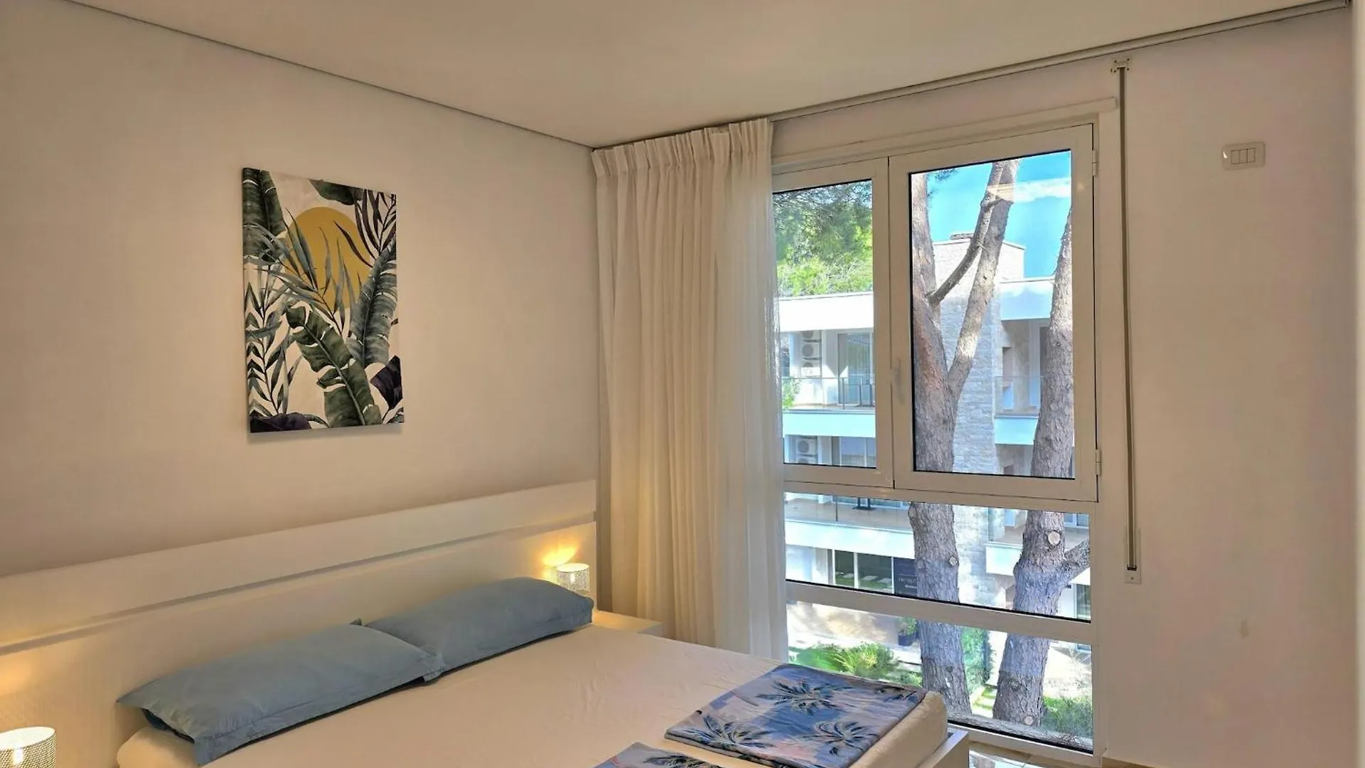 Cozy 2-Bedroom Apartment With Balcony Plazhi San Pietro